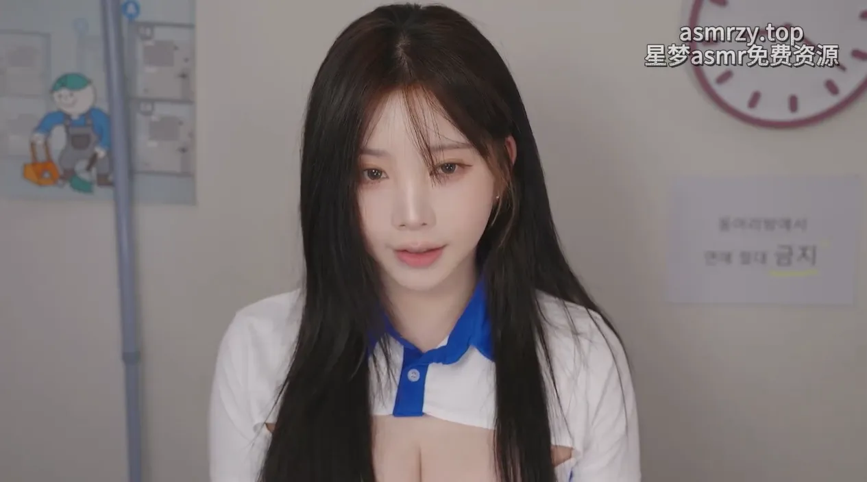 Yoonying 俱乐部学姐的特殊照顾和舔玻璃