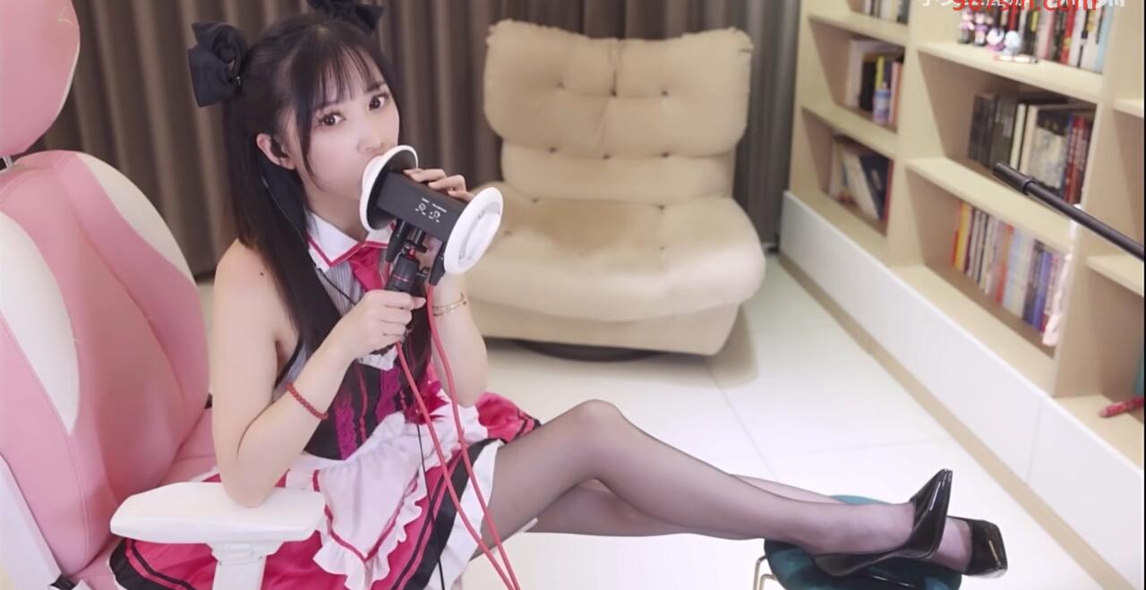 小女巫露娜 cos远坂凛舔耳哄睡助眠